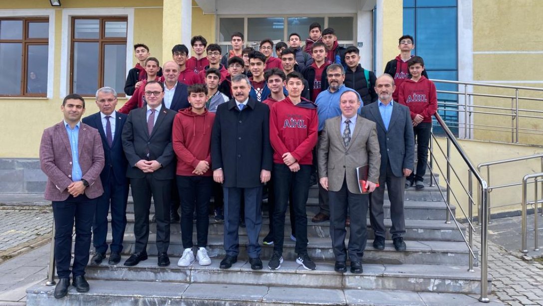 Sayın Valimiz Mustafa ÇİFTÇİ'den Yakutiye Anadolu İmam Hatip Lisesine Ziyaret